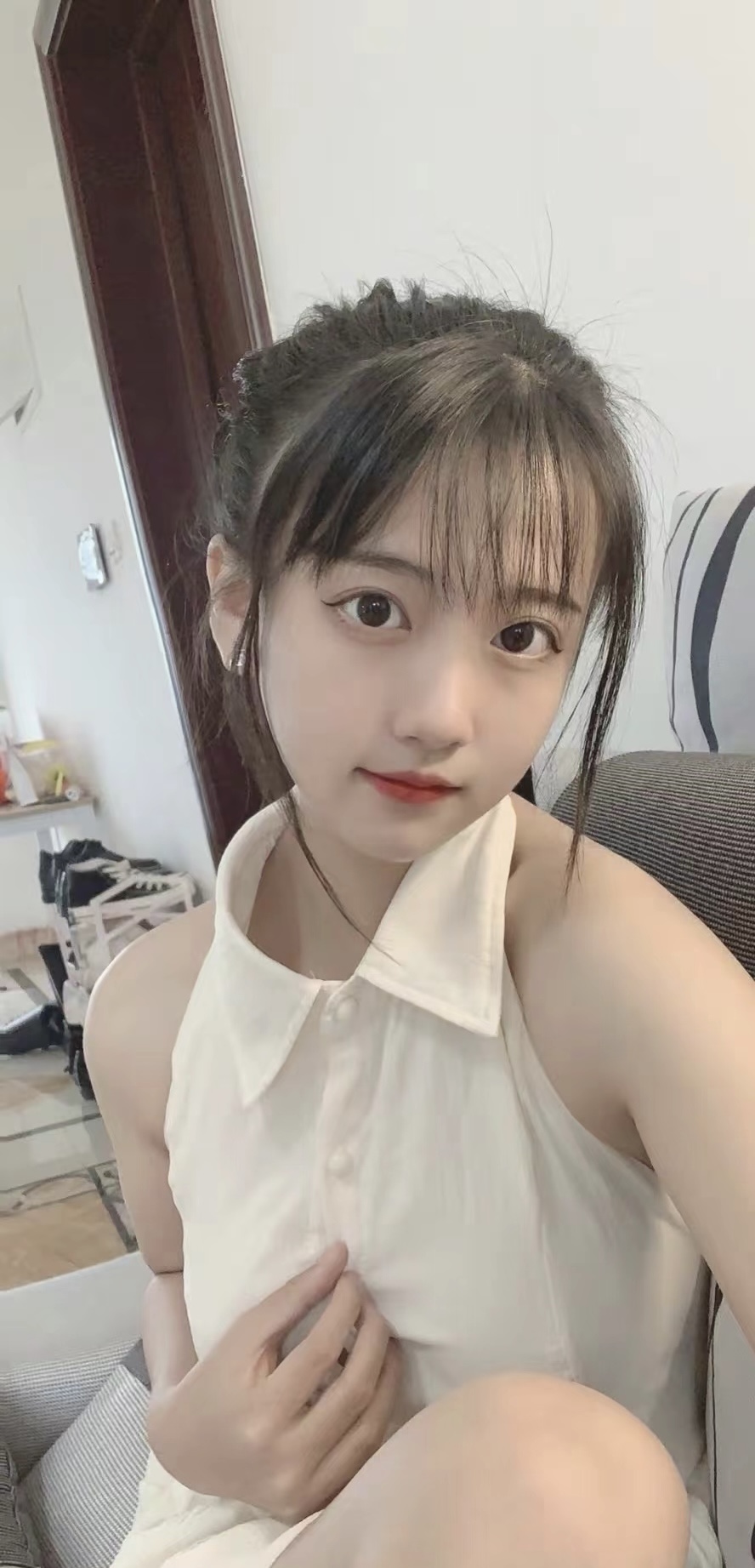 04年小萝莉可三通内射